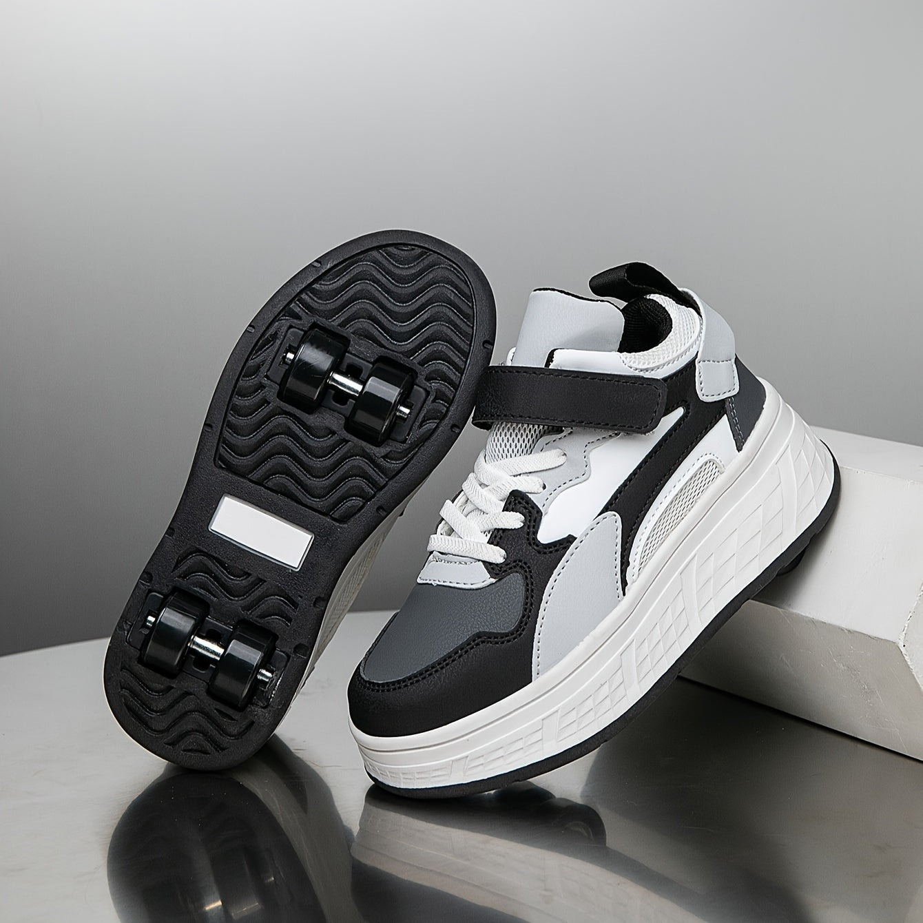 A Pair of Boys' And Girls' Sports Skate Shoes with Removable Wheels, Mid-Top Casual Stylish Sports Shoes Suitable for Indoor And Outdoor Street Style, Designed for Skating.