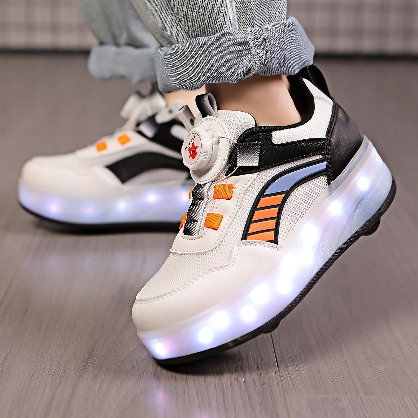 Student And Children'S Fashionable LED Luminous Shoes, Outdoor Sports And Leisure Skateboarding Shoes, USB Rechargeable Roller Shoes, Cool, Breathable And Wear-Resistant, Suitable for All Seasons, Luminous Shoes, Detachable Roller Sports Shoes